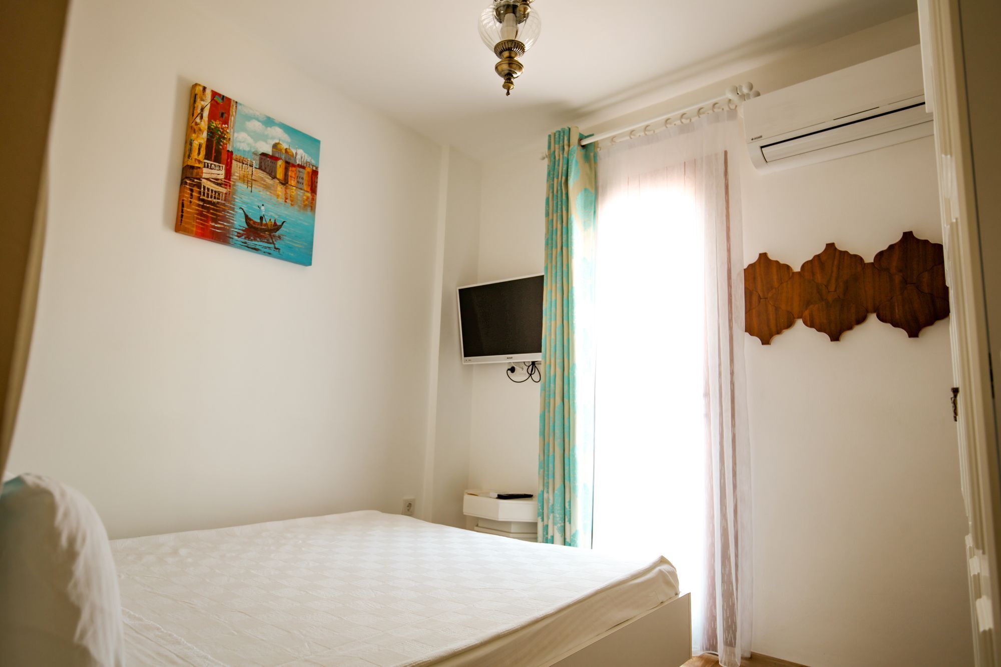 Menendi Otel Foça Luaran gambar