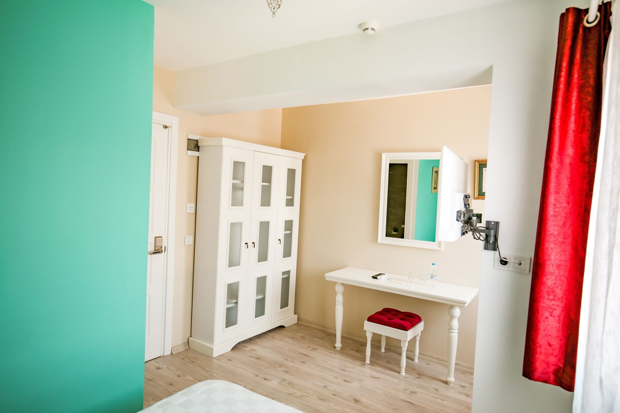 Menendi Otel Foça Luaran gambar