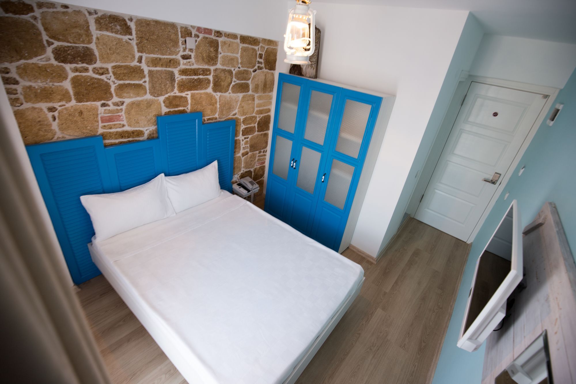Menendi Otel Foça Luaran gambar