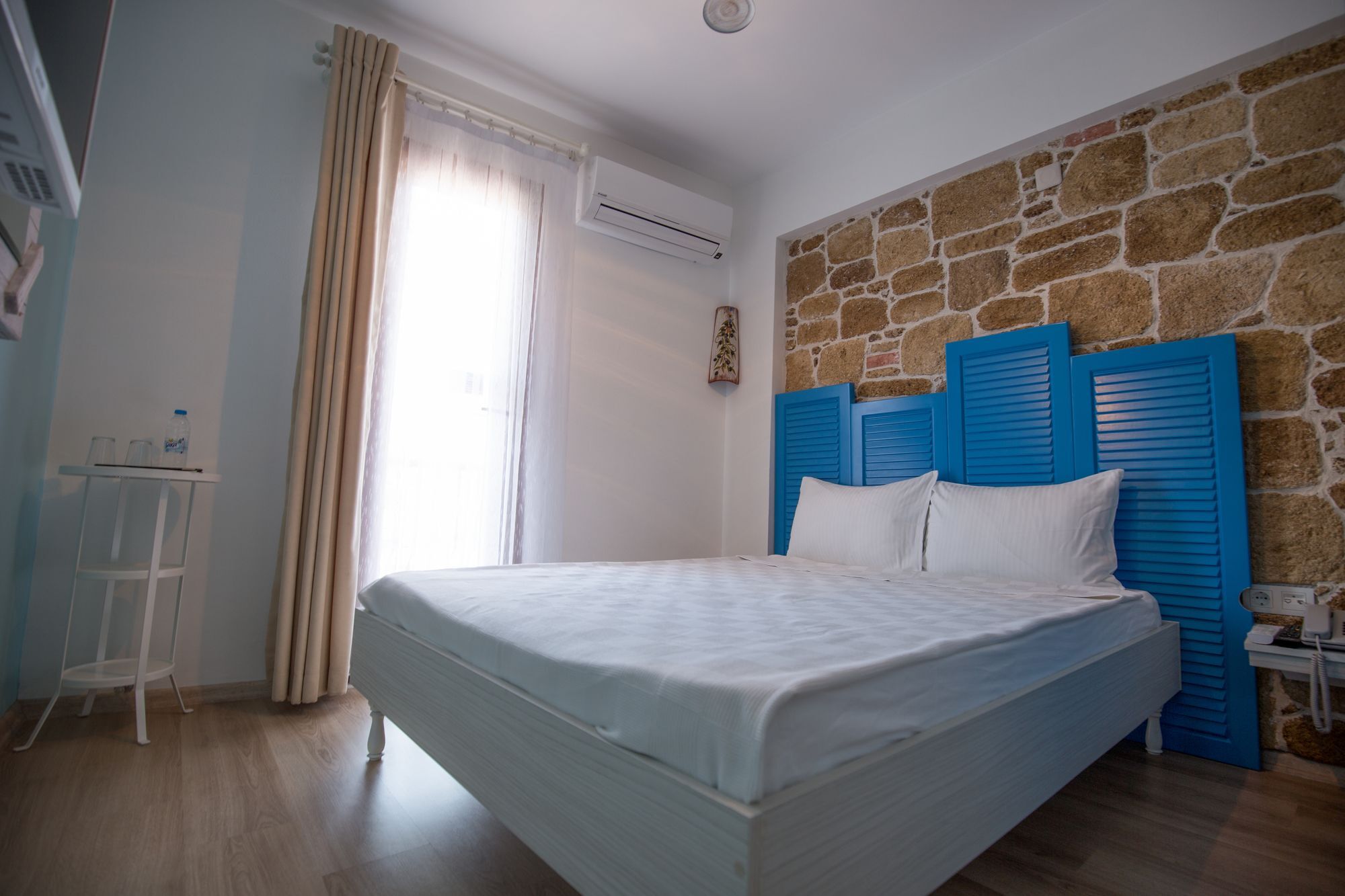 Menendi Otel Foça Luaran gambar